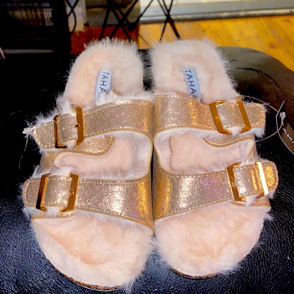 Tahari sandals/slippers
